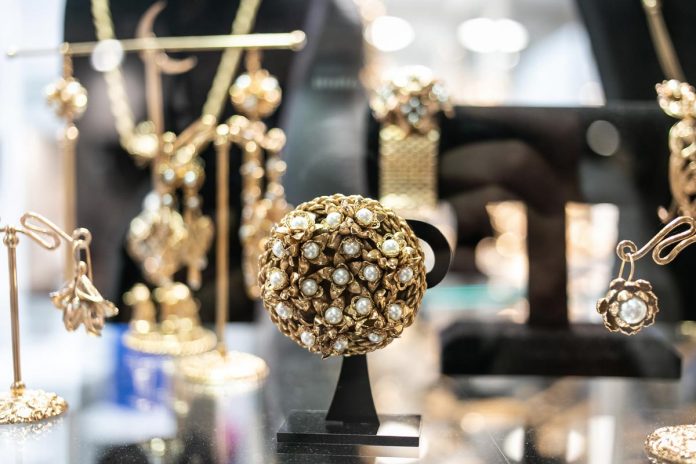 Secrets To Sourcing Stunning Wholesale Fashion Jewelry